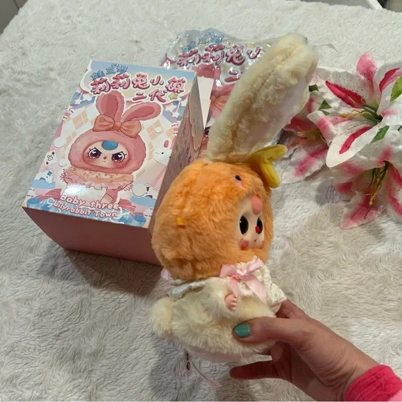 Baby Three Lilyrabbit Town Vinyl Plush Bunny Pendant with Bow - Picture 6 of 10